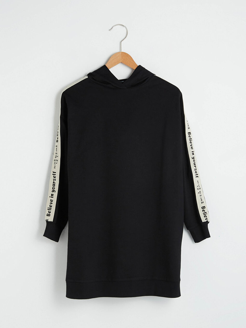 Siyah Kapüşon Yaka Slogan Baskılı Uzun Kollu Kadın Sweatshirt Tunik-5