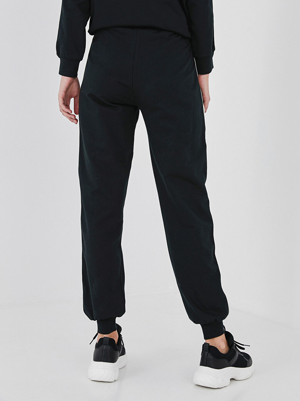 Siyah Beli Lastikli Slogan Baskılı Kadın Eşofman Alt-3