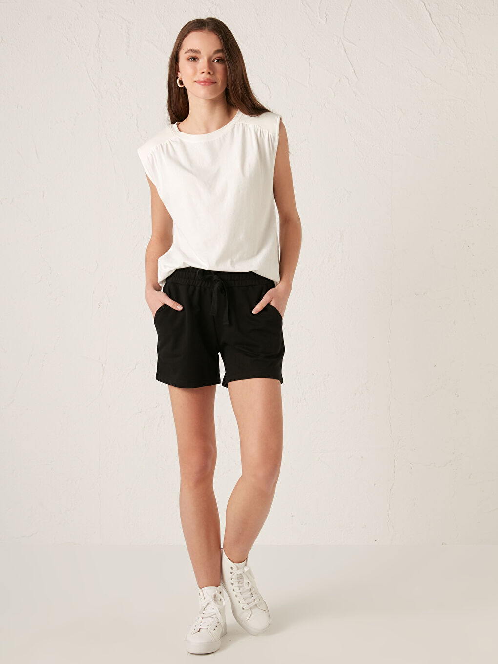 Shorts à Taille Élastique avec Détails de Poches pour Femmes