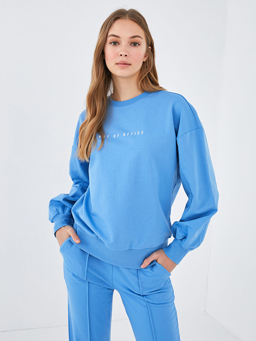 Crew Neck Slogan Printed Long Sleeve Women's Sweatshirt-1