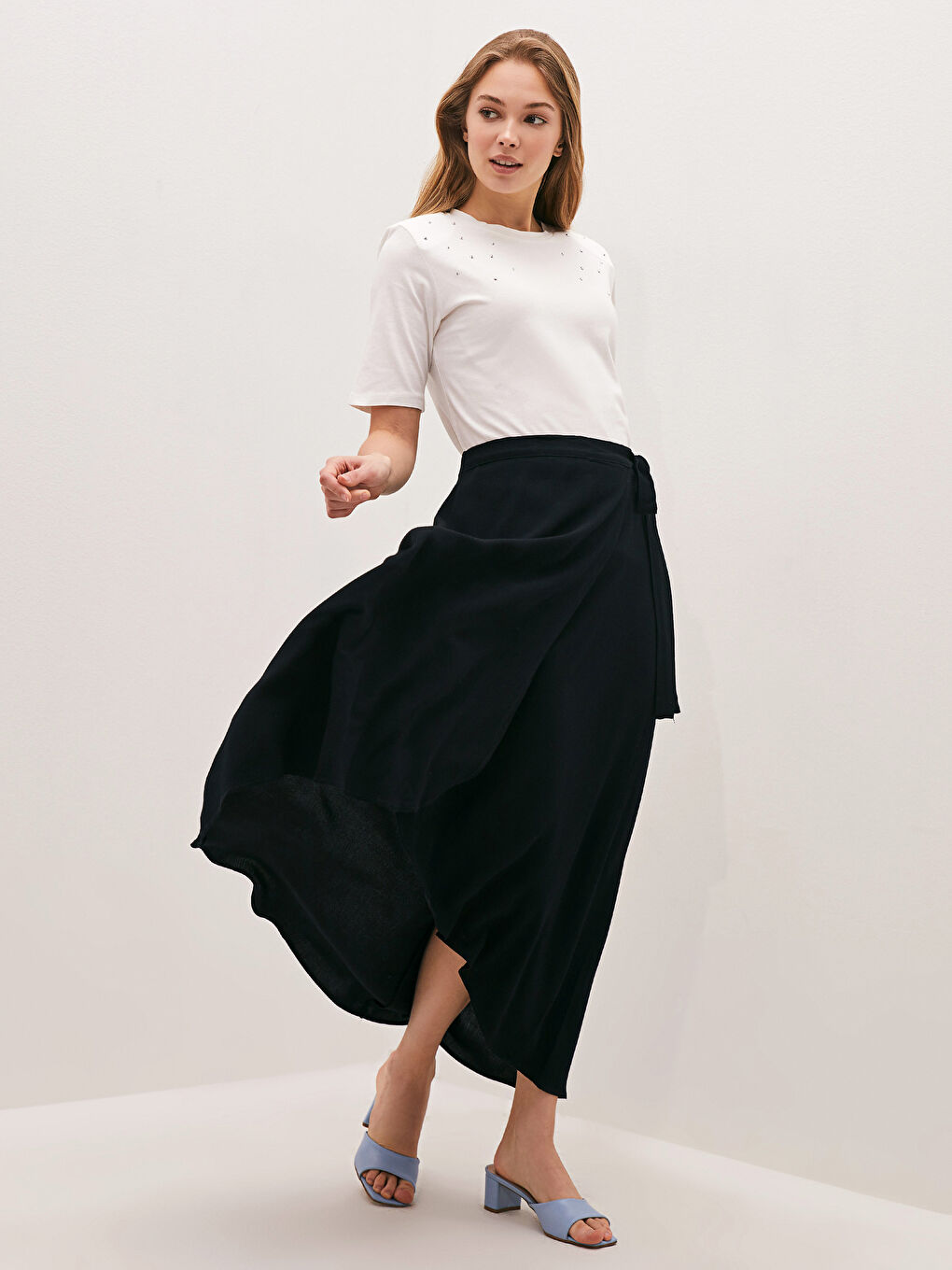 Siyah Beli Lastikli Kuşaklı Viskon Kadın Etek