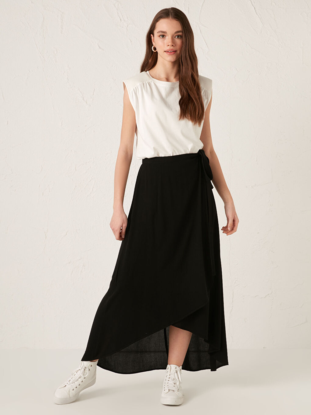 Siyah Beli Lastikli Kuşaklı Viskon Kadın Etek-2