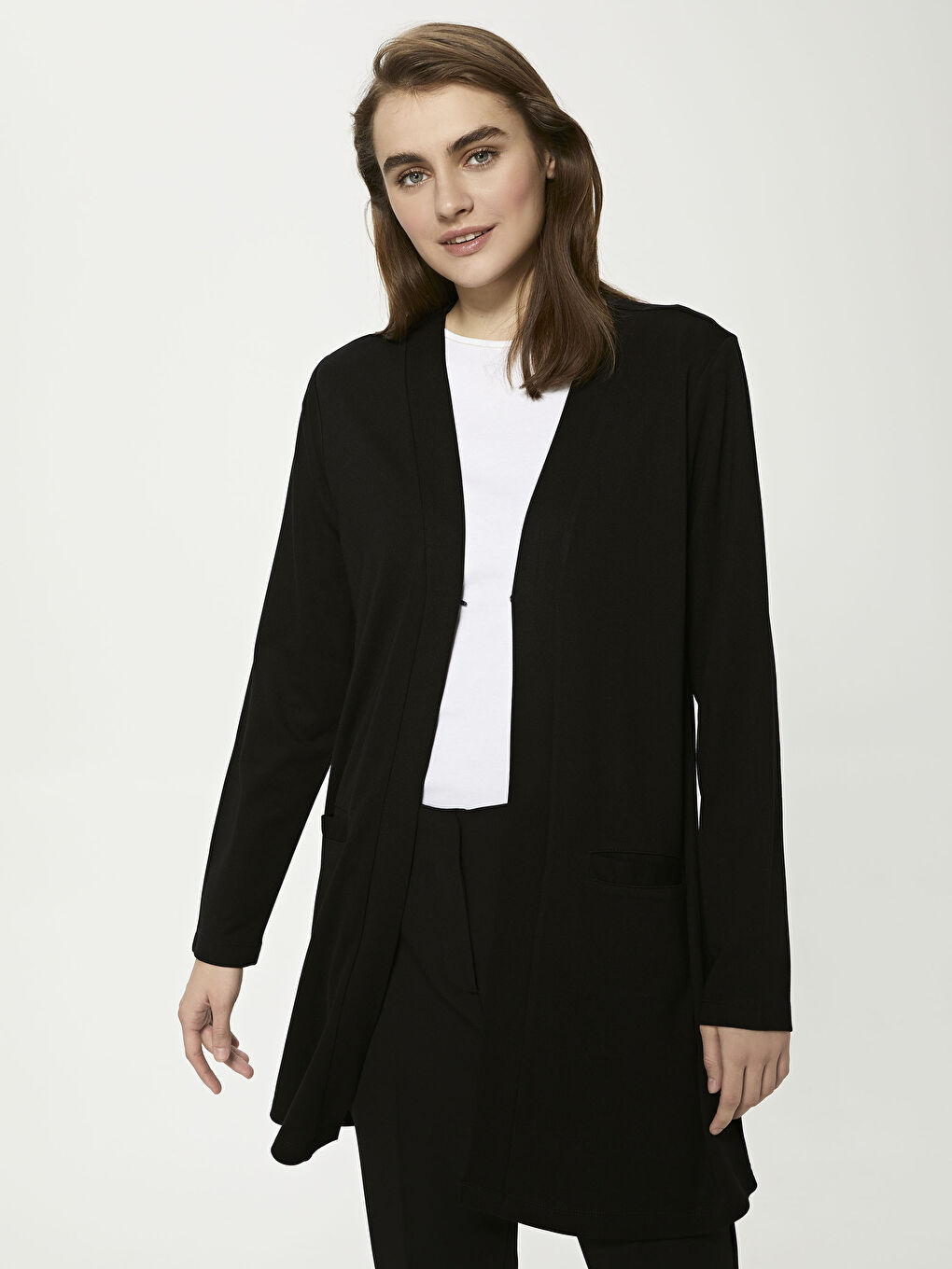 Siyah V Yaka Düz Uzun Kollu Kadın Hırka