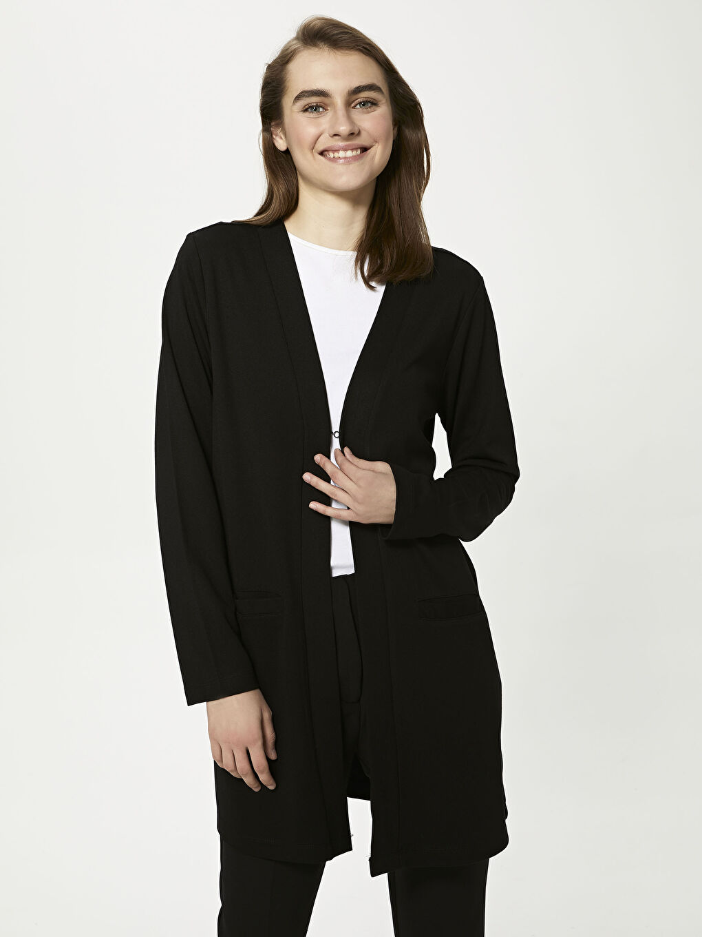 Siyah V Yaka Düz Uzun Kollu Kadın Hırka-1