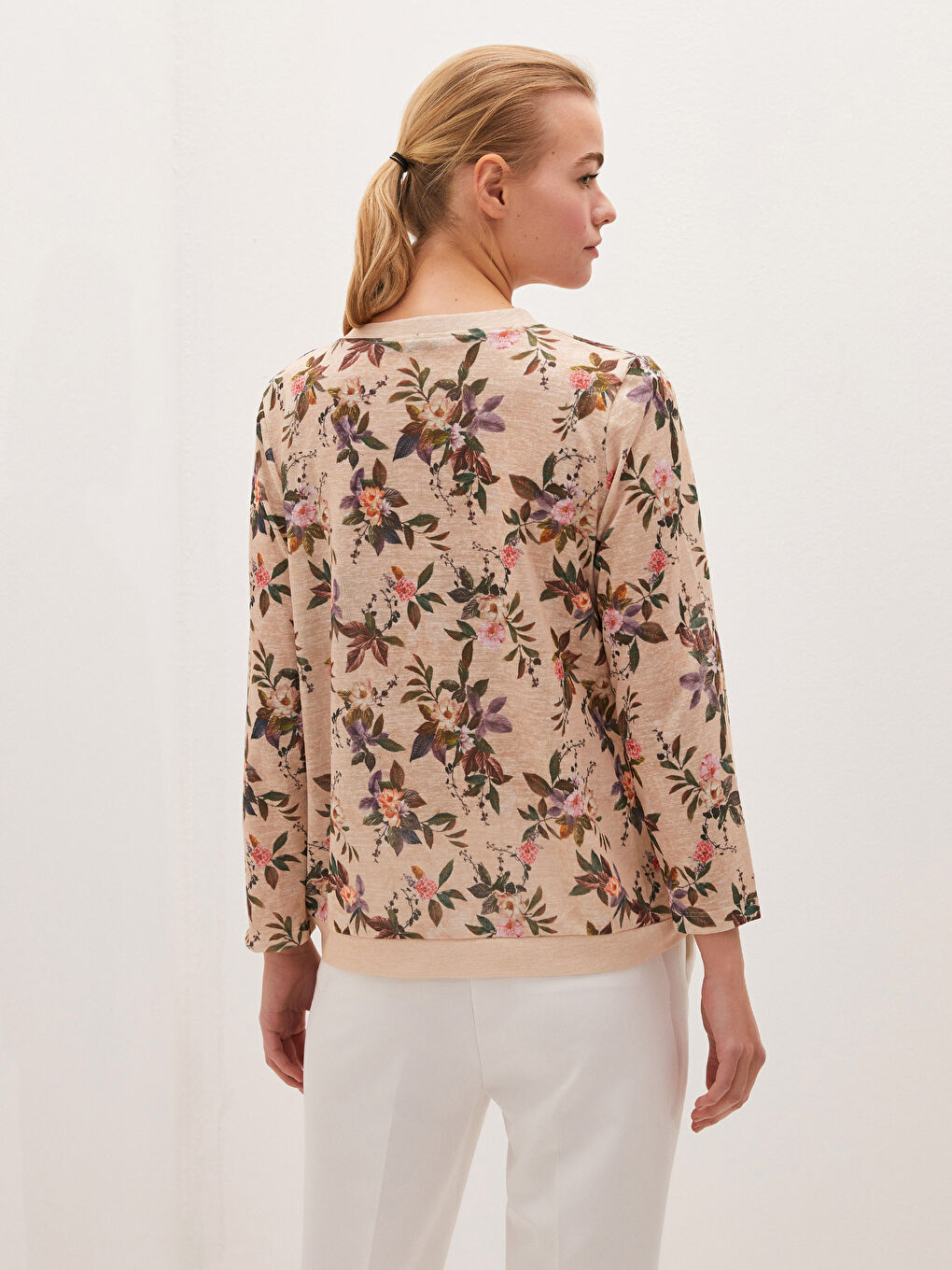 Cardigan pour Femmes à Col Rond Imprimé Floral avec Fermeture à Boutons et Manches Longues-5
