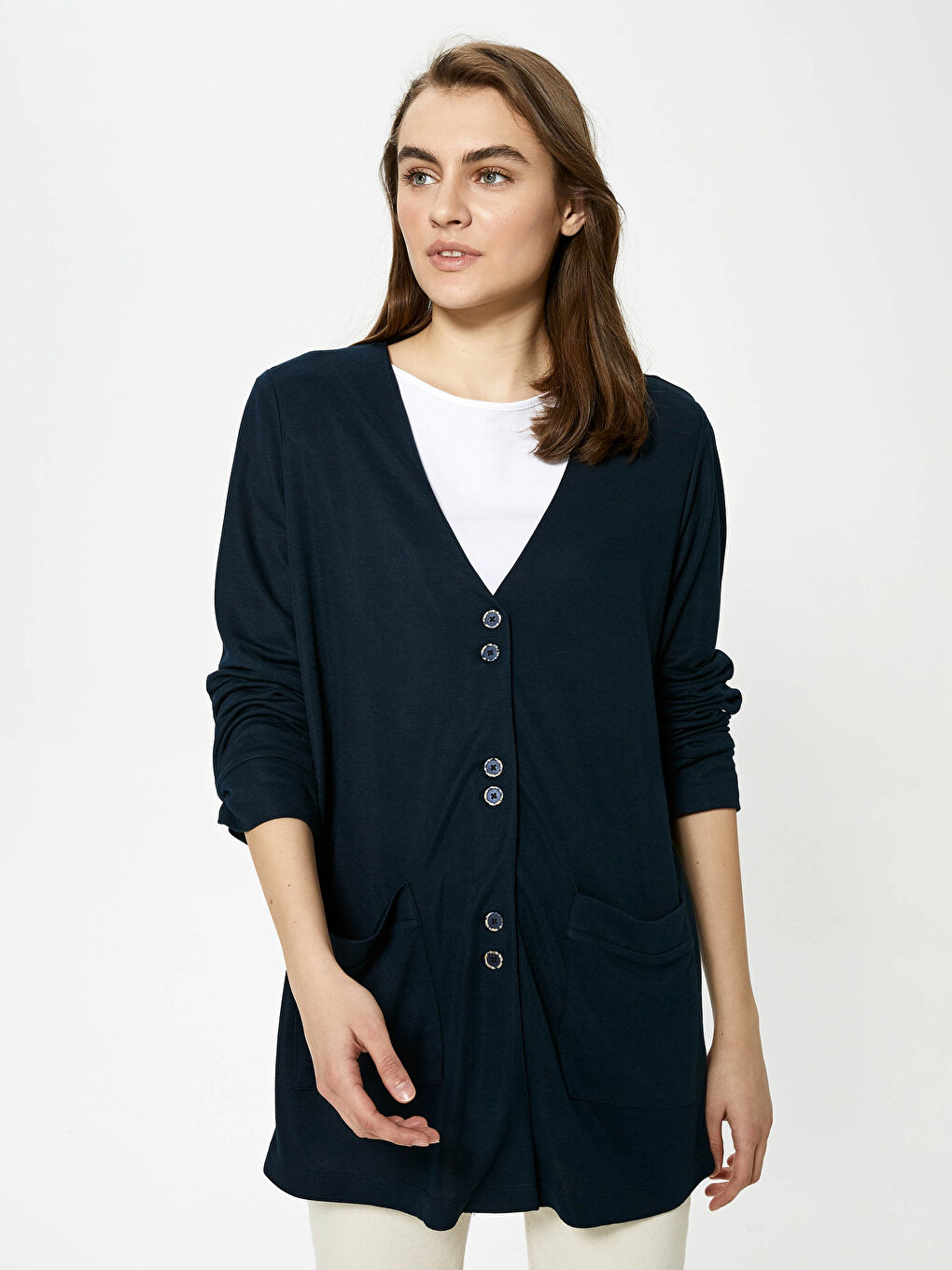 كارديجان للسيدات بياقة على شكل حرف V بتفاصيل جيوب وإغلاق بأزرار وكم طويل-1