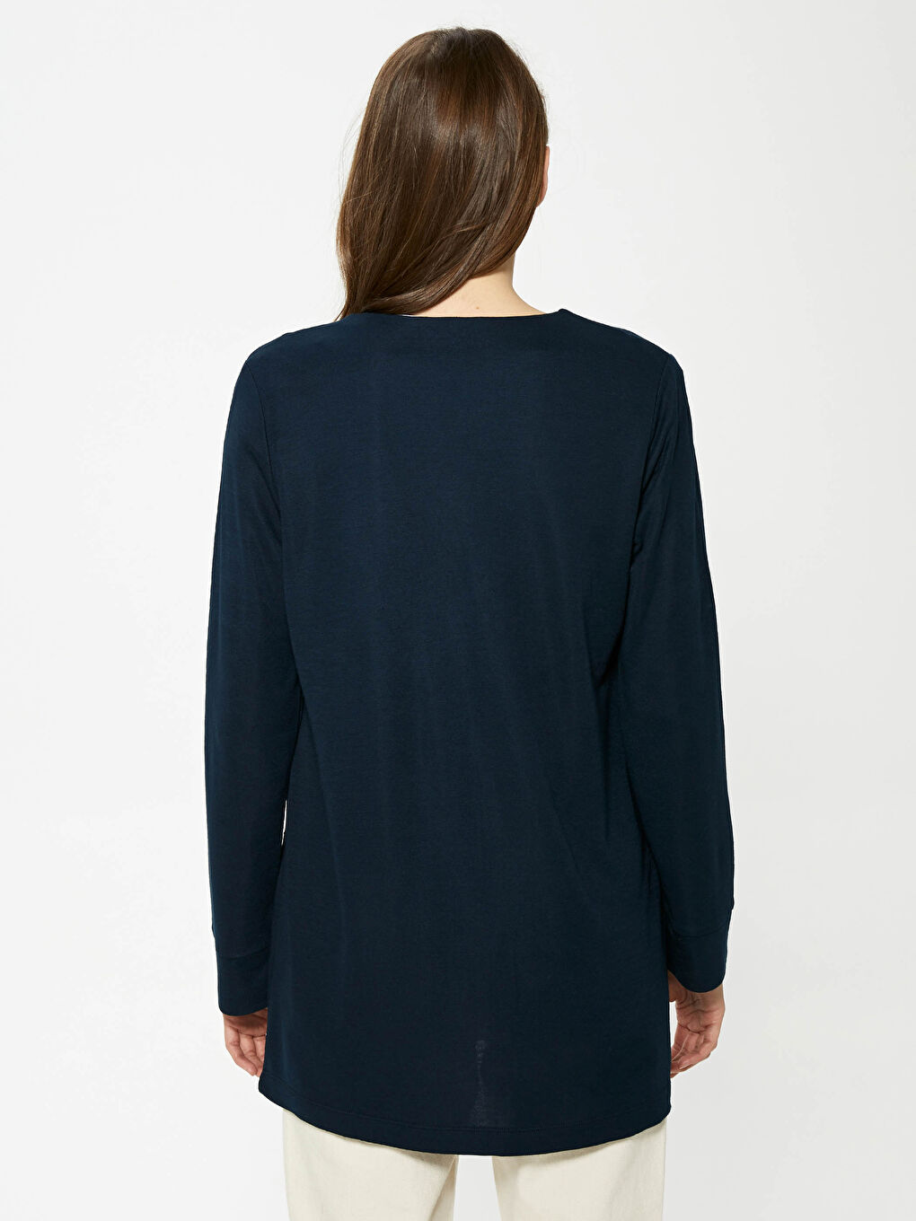 كارديجان للسيدات بياقة على شكل حرف V بتفاصيل جيوب وإغلاق بأزرار وكم طويل-4