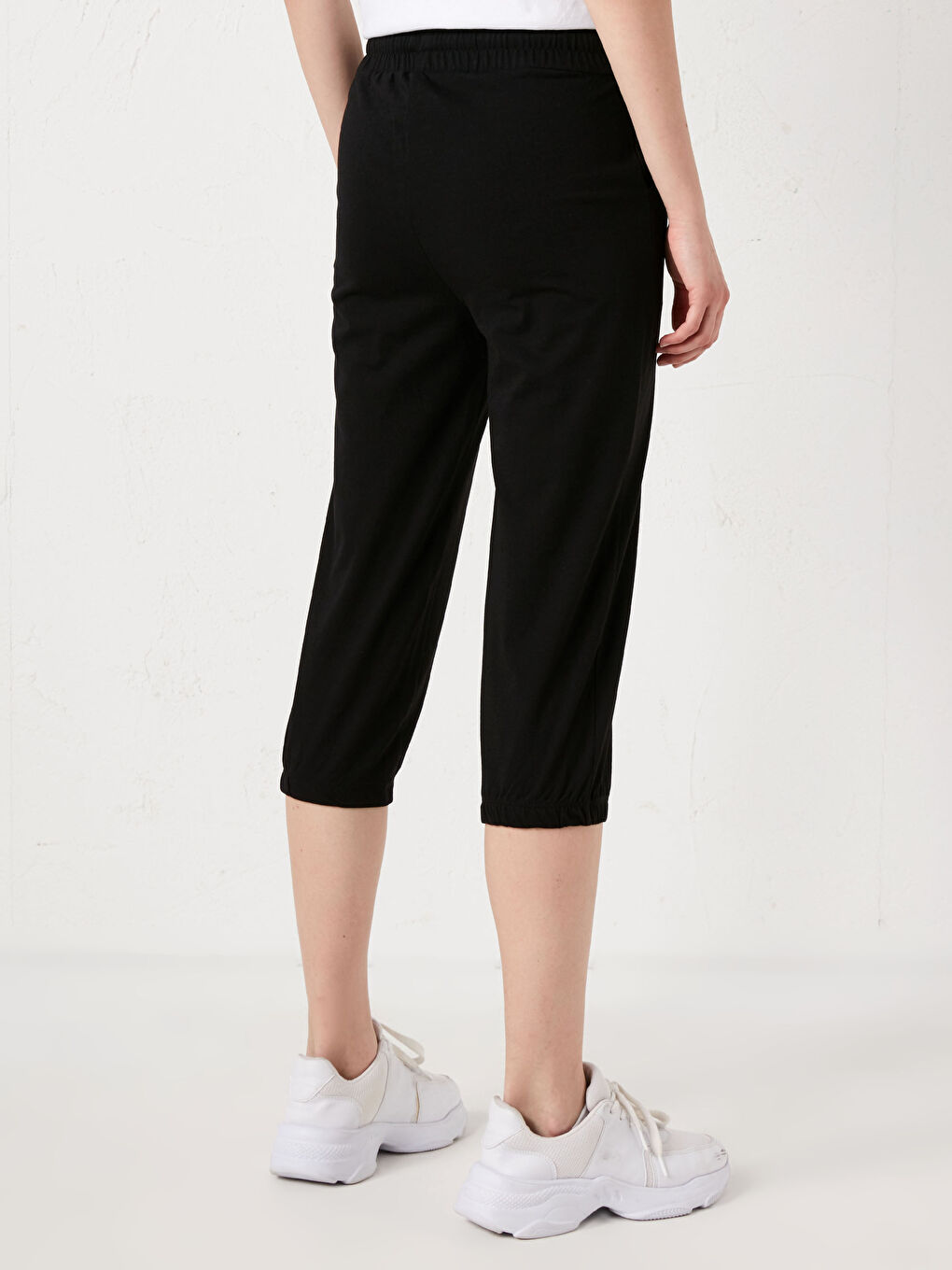 Siyah Beli Lastikli Bağlama Detaylı Kadın Kapri-3