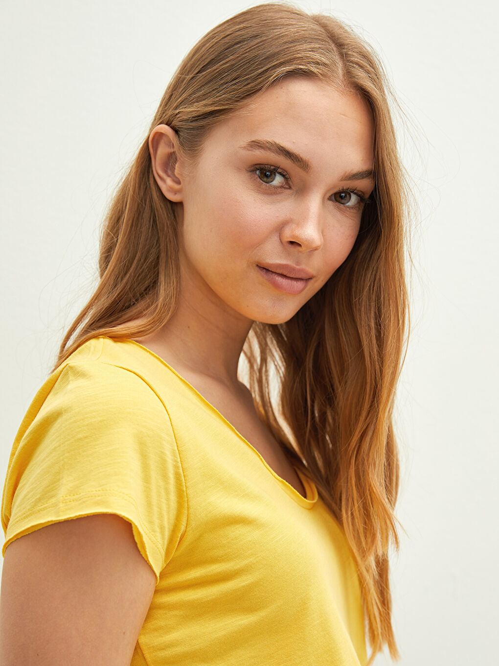 Ženska Majica od Pamuka sa U Izrezom i Kratkim Rukavima-1