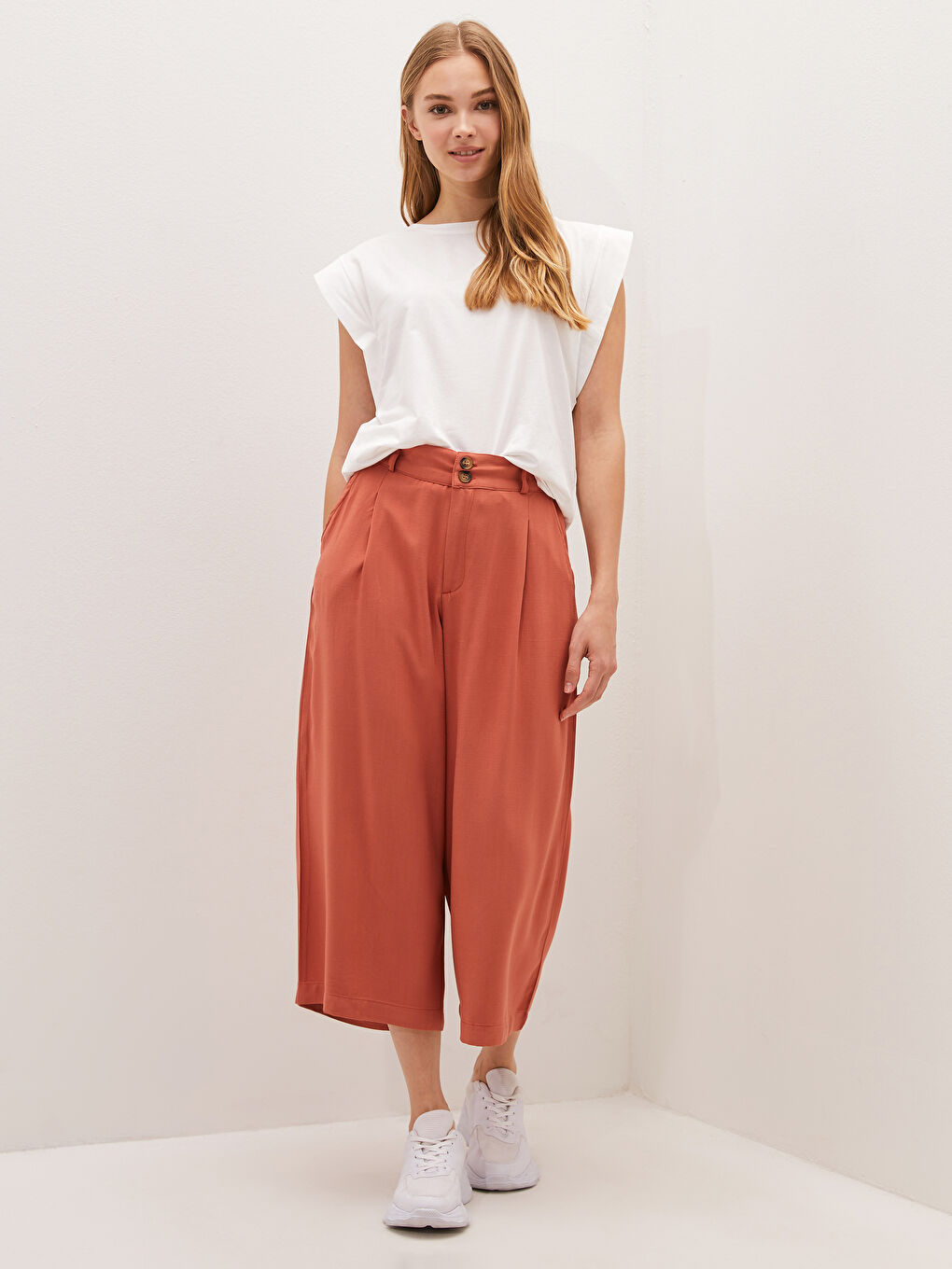 LCW Vision Caprihosen mit elastischem Bund und Taschen aus Gabardine für Damen -S1DL59Z8-RLQ