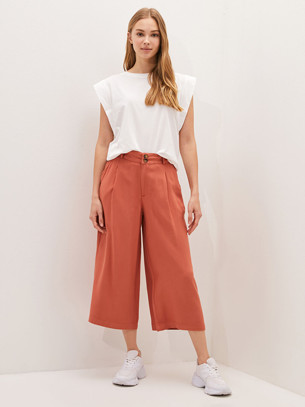 LCW Vision Caprihosen mit elastischem Bund und Taschen aus Gabardine für Damen -S1DL59Z8-RLQ