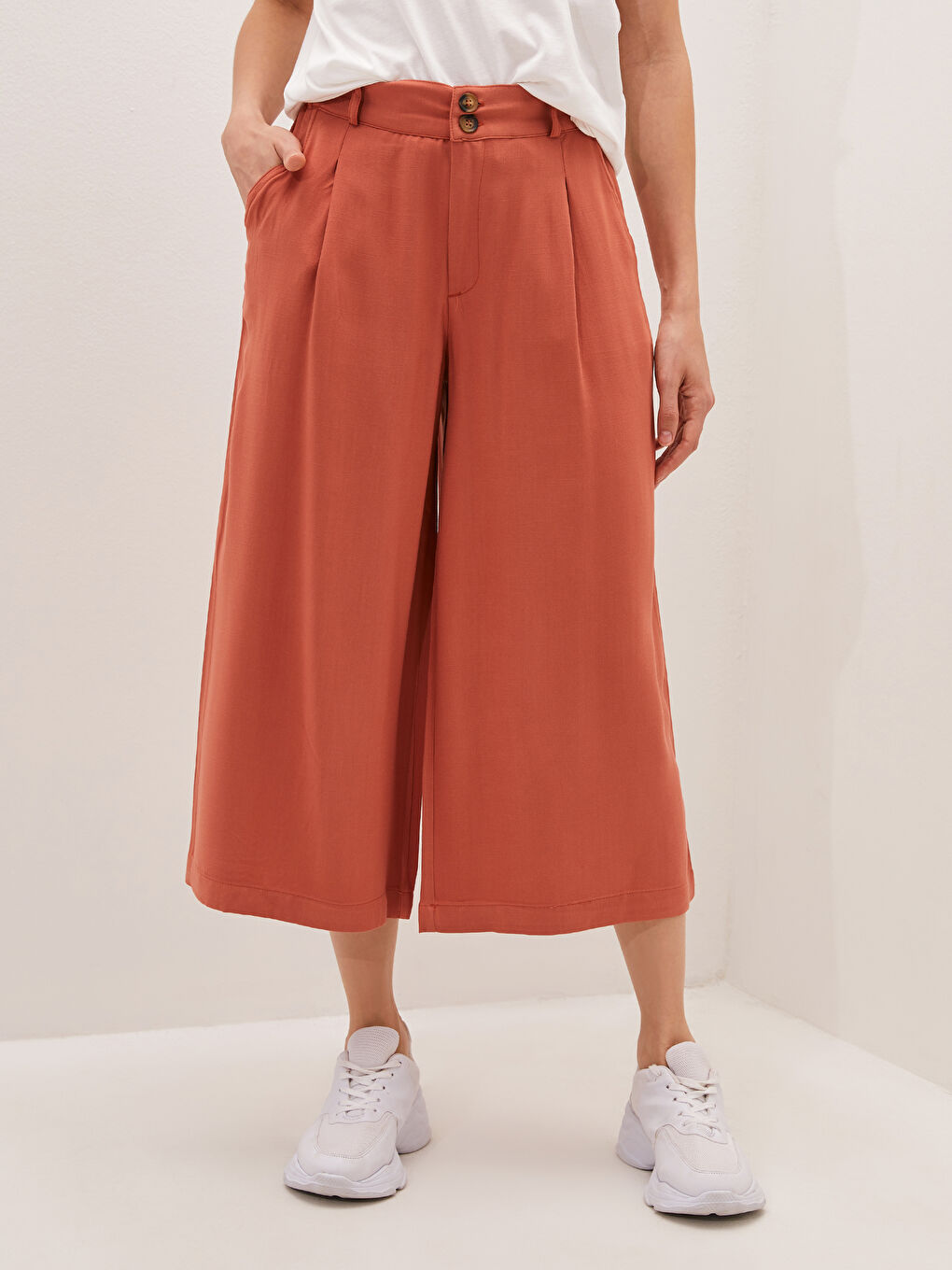 LCW Vision Caprihosen mit elastischem Bund und Taschen aus Gabardine für Damen -S1DL59Z8-RLQ