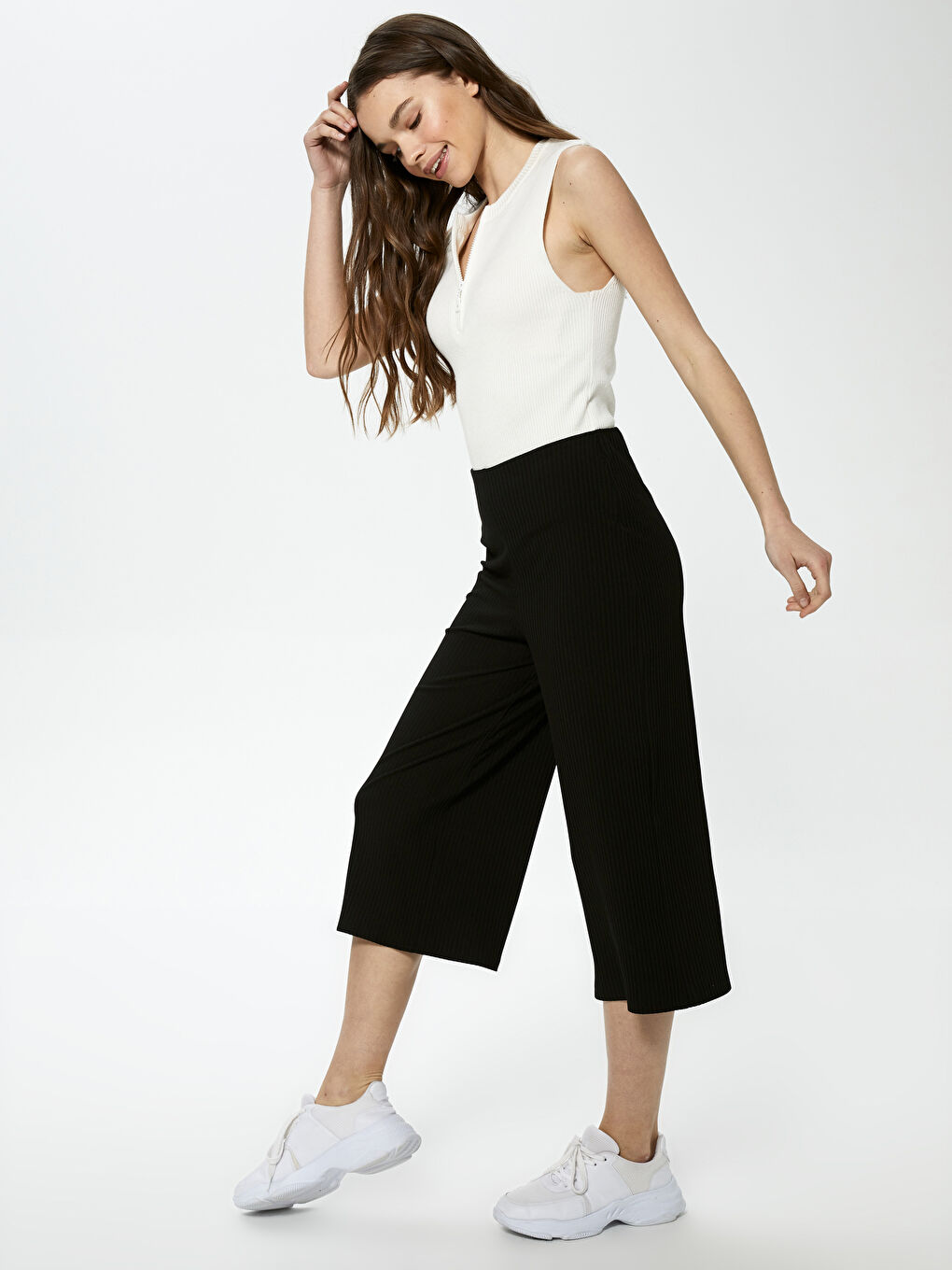 Elastic Waist Self-Patterned Wide Leg Women Capri-3