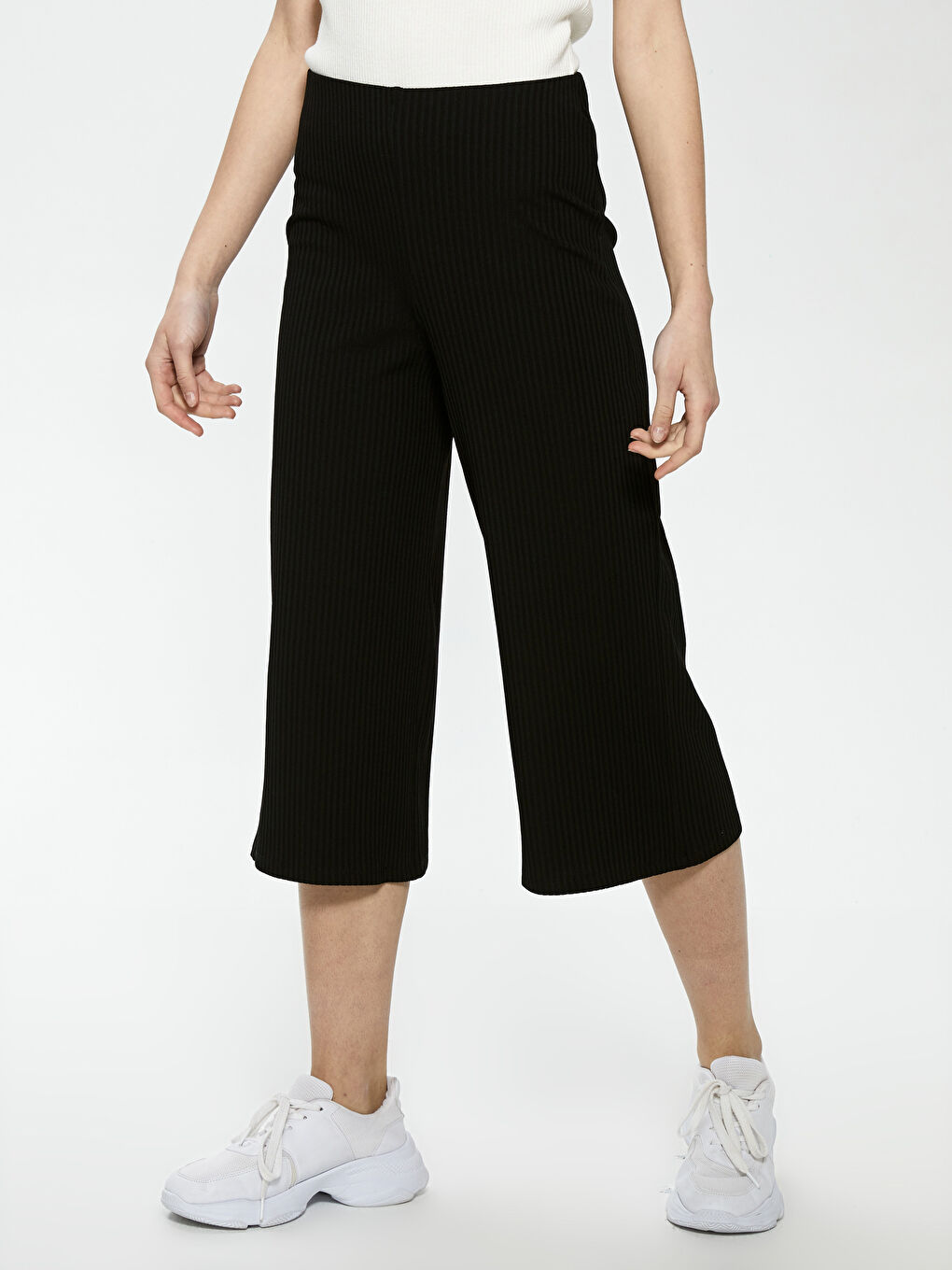 Elastic Waist Self-Patterned Wide Leg Women Capri-4