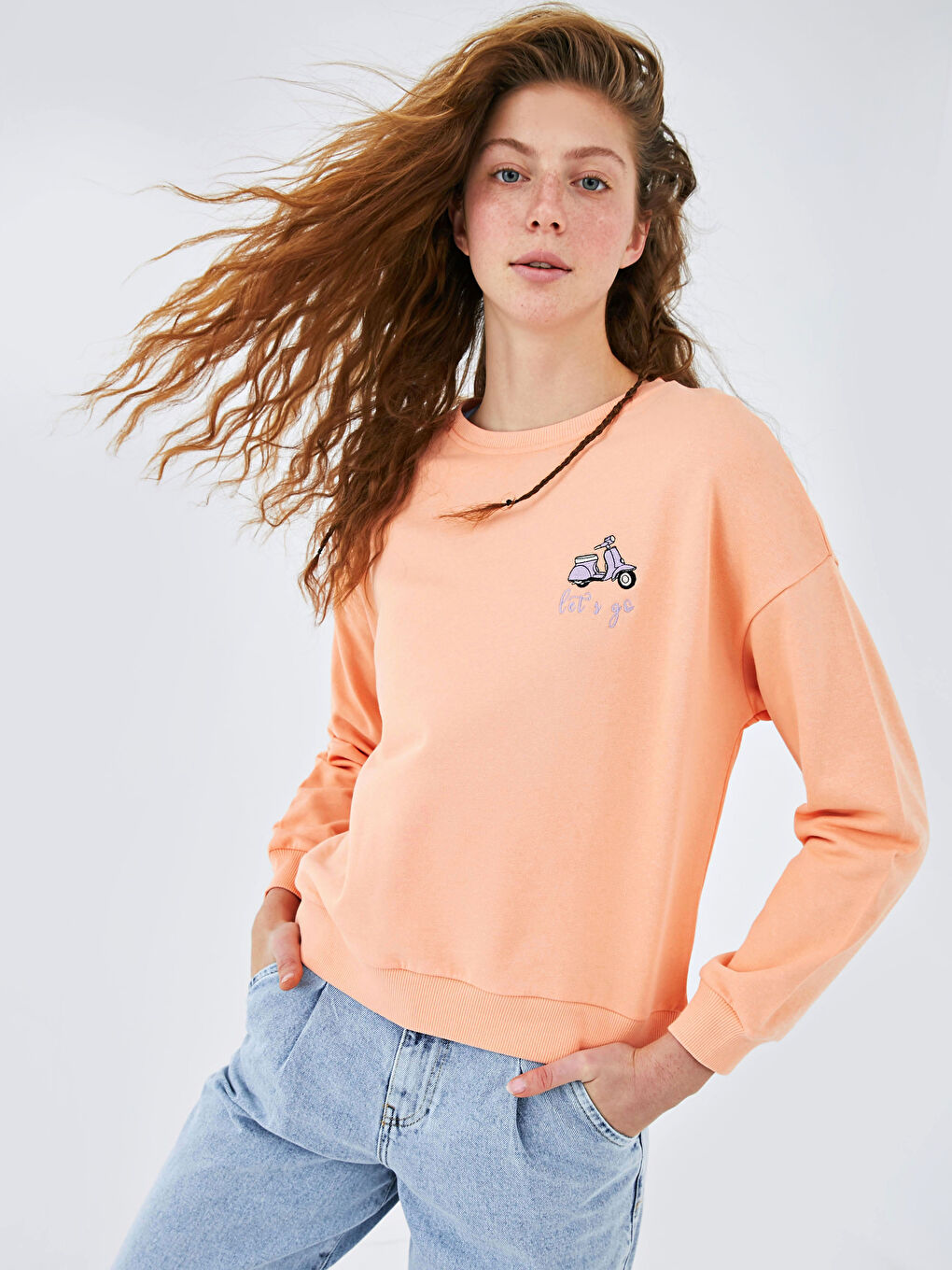 Свитшот с вышивкой буквами и длинными рукавами для женщин-4