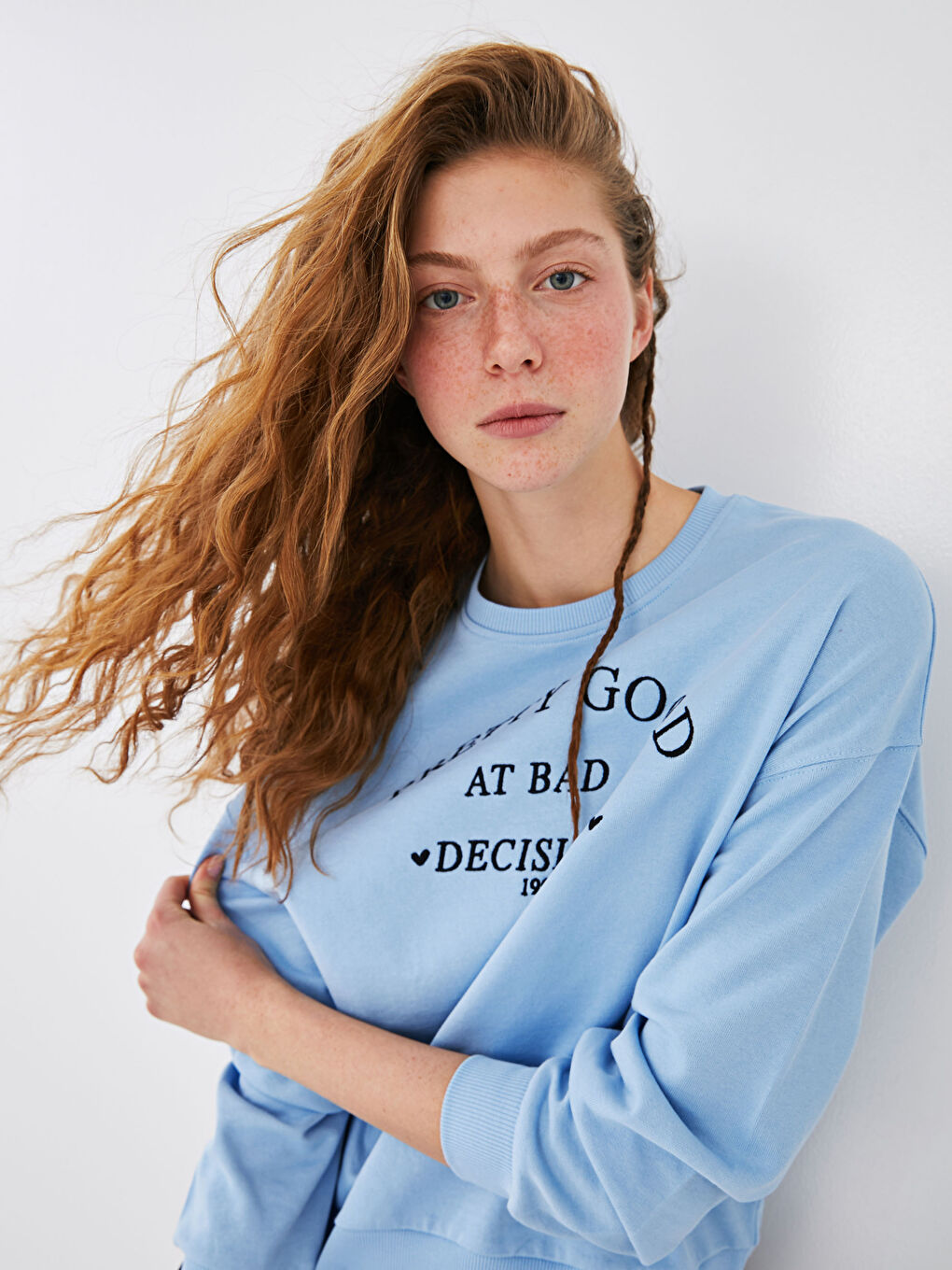 Sweat-shirt à manches longues imprimé avec slogan et col rond pour Femmes-4