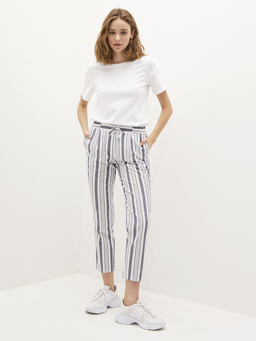 Elastic Waist Striped Carrot Fit Trousers-4