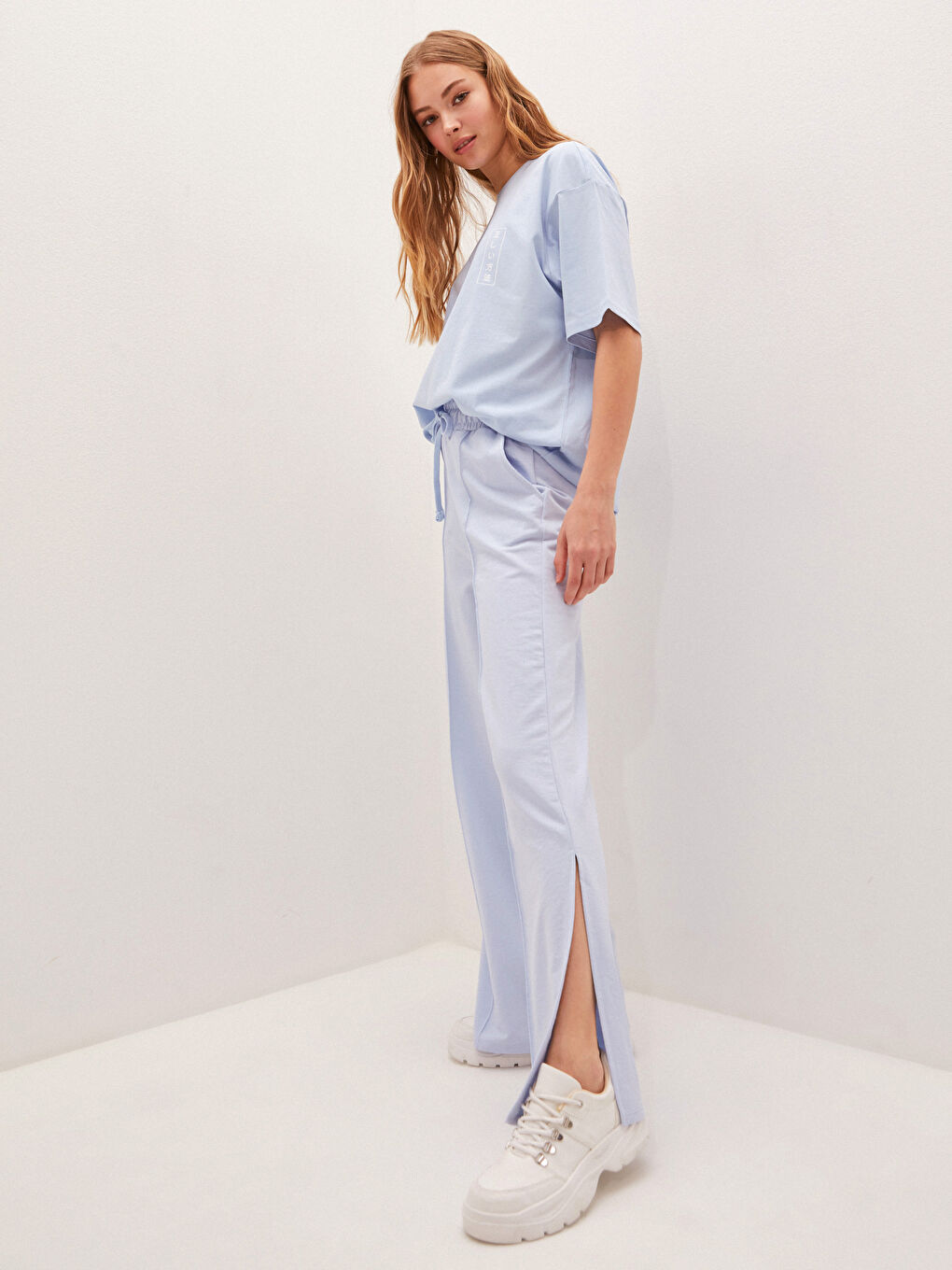 Women's Wide Leg With Elastic Waist Pocket Detailed Sweatpants-2