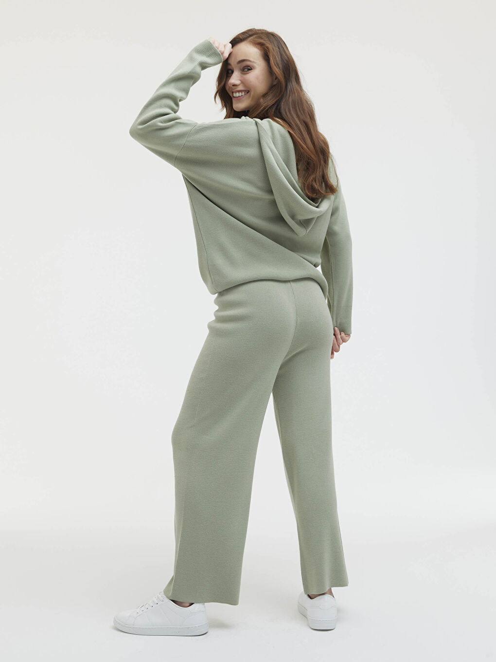 LCWAIKIKI Classic Elastic Waist Loose Leg Trousers -S1DM68Z8-GMG