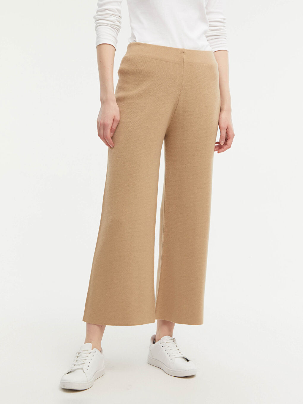 Bej Beli Lastikli Geniş Paça Triko Pantolon-1