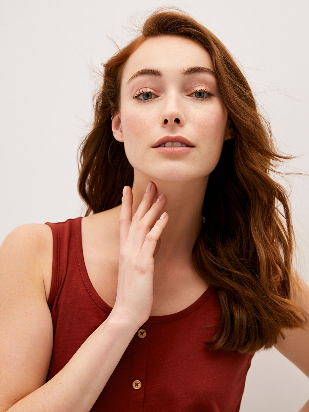 Bordo U Yaka Kolsuz Düğme Detaylı Kadın Atlet-2