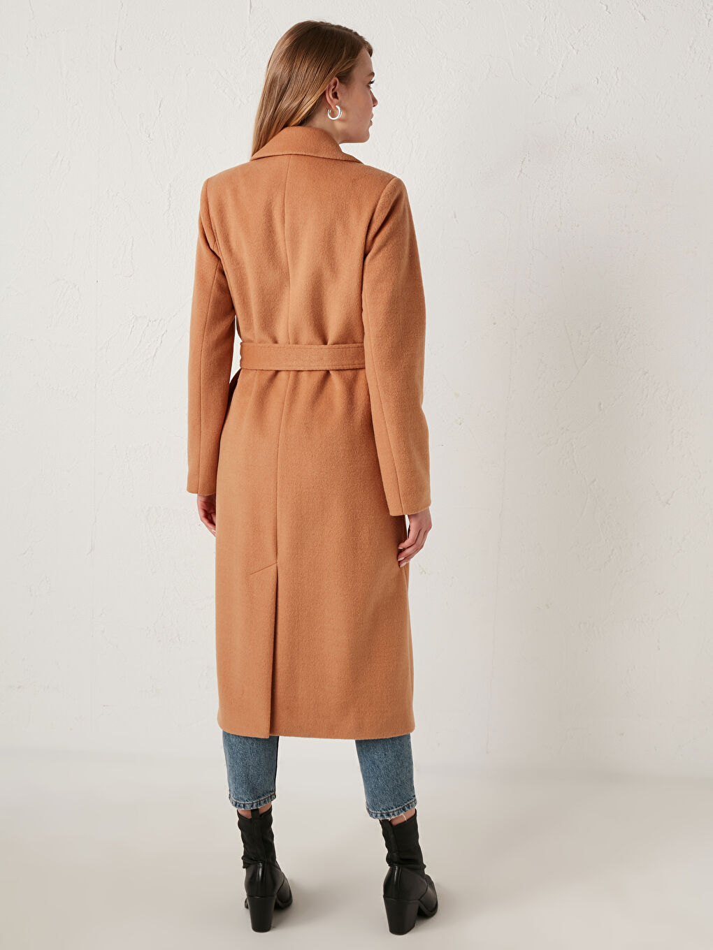 LCWAIKIKI Classic Jacket Collar Straight Belt Detailing Long Sleeves Thick Women's Stamp Coat -S1DM97Z8-DGX