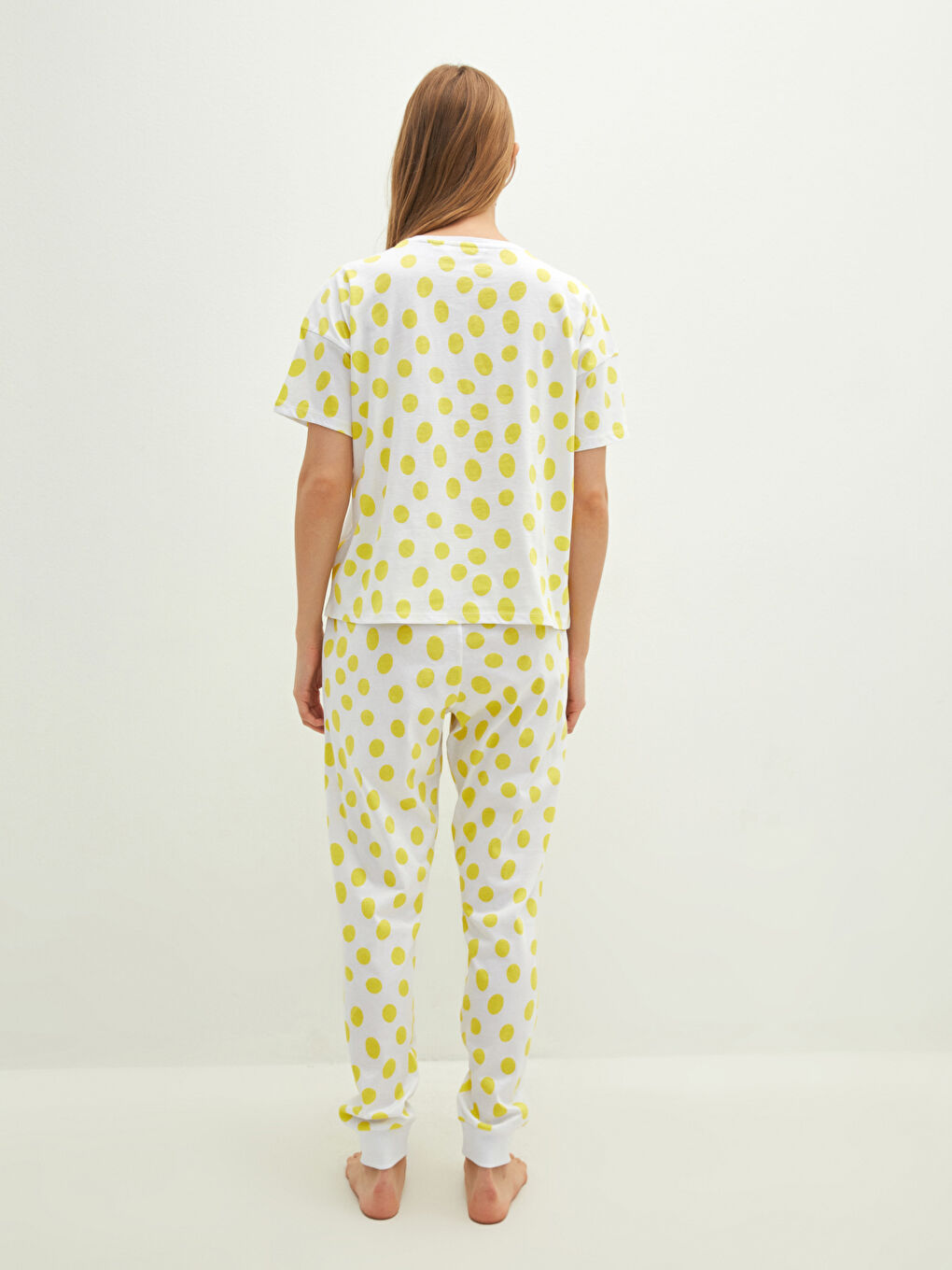 Beyaz Bisiklet Yaka Mickey Mouse Baskılı Kısa Kollu Kadın Pijama Takımı-4