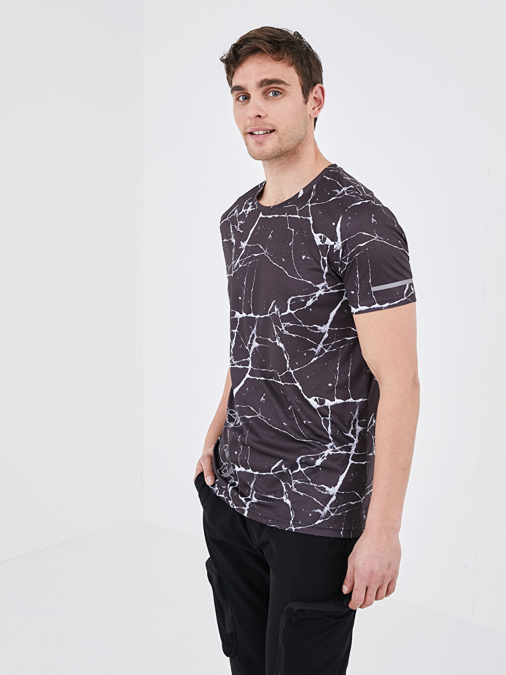 Siyah Bisiklet Yaka Kısa Kollu Aktif Spor Erkek Tişört-1