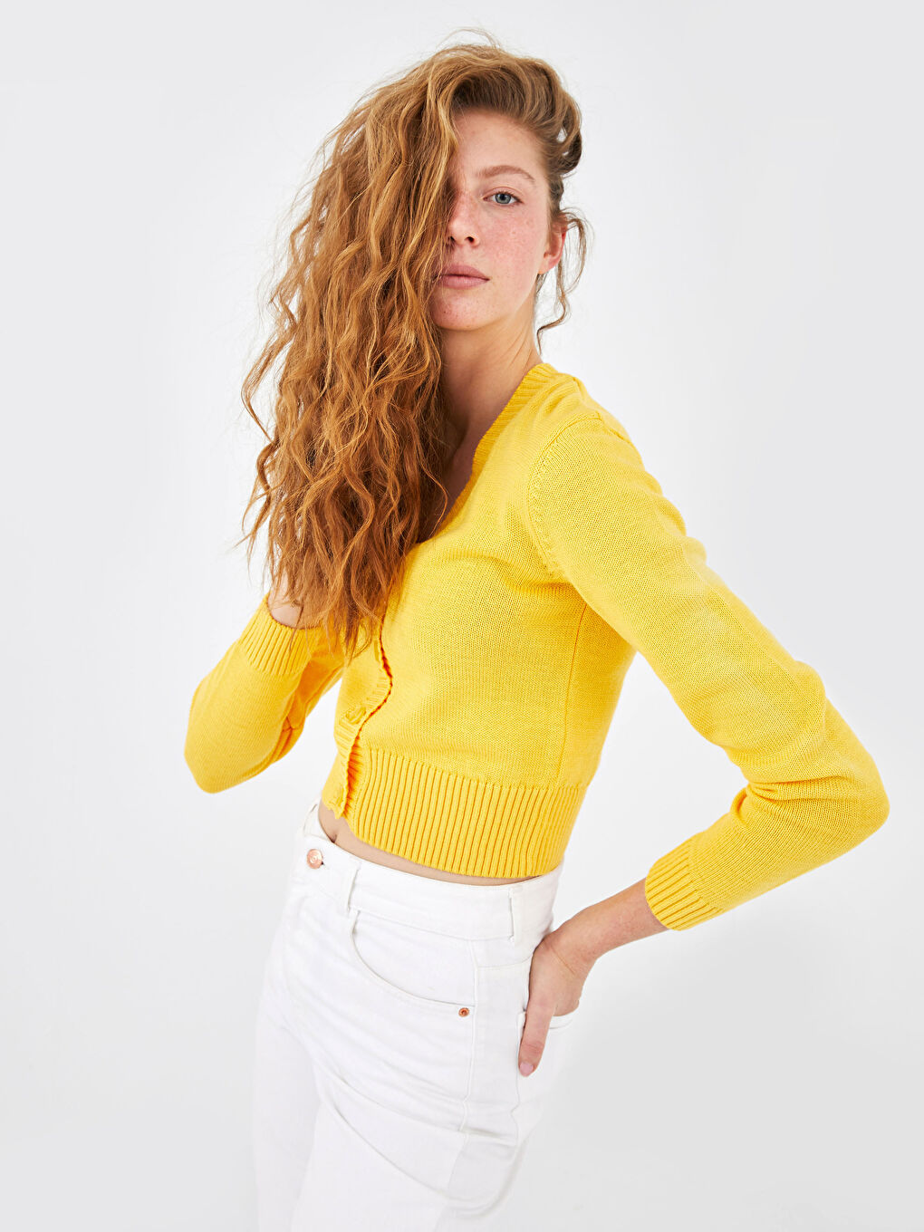 Sarı V Yaka Düğme Kapamalı Uzun Kollu Kadın Triko Hırka-1