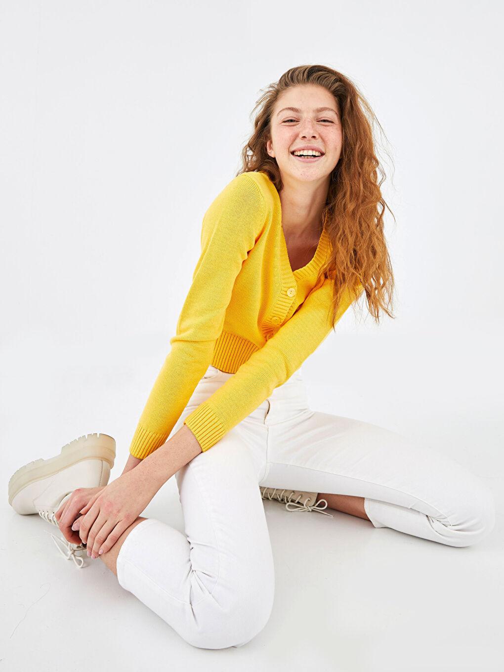 Sarı V Yaka Düğme Kapamalı Uzun Kollu Kadın Triko Hırka-2