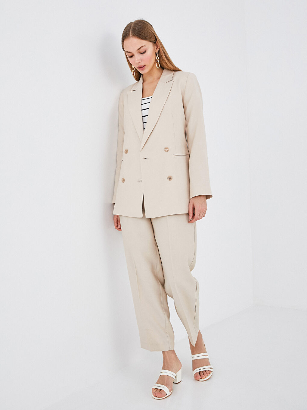 Button Detailed Woven Blazer Jacket-4