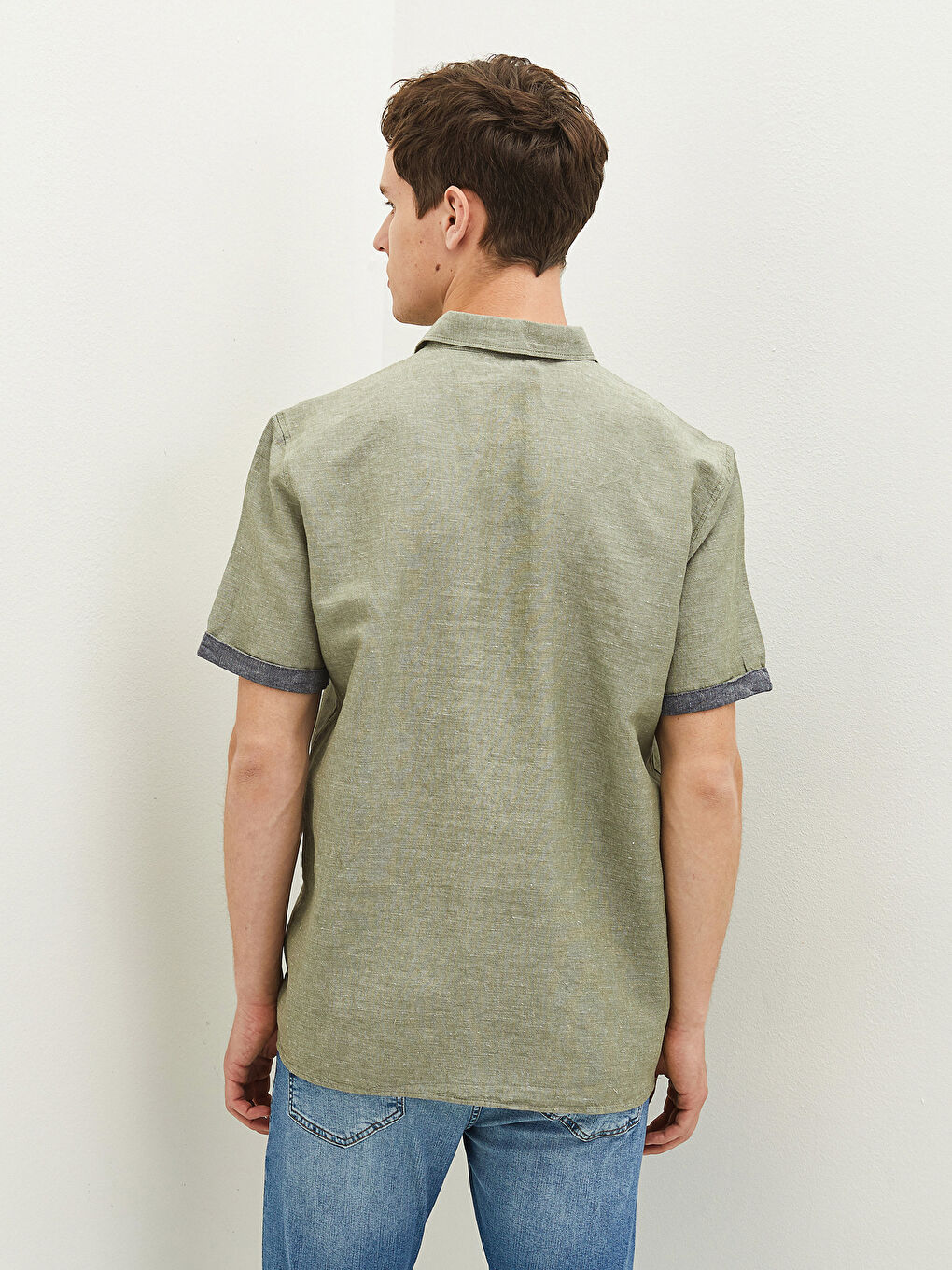 قميص رجالي بكم قصير بقصة عادية-3