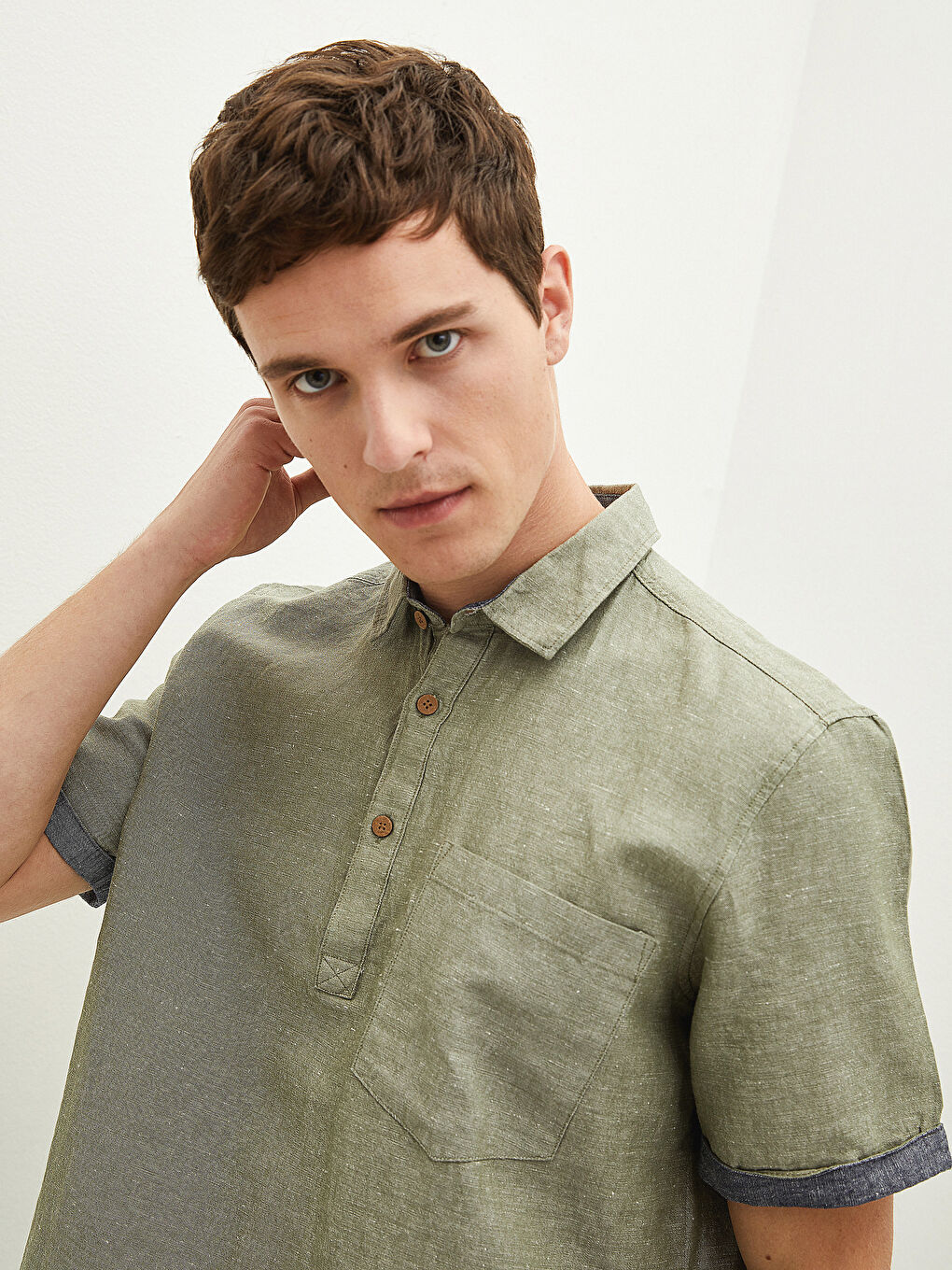 قميص رجالي بكم قصير بقصة عادية