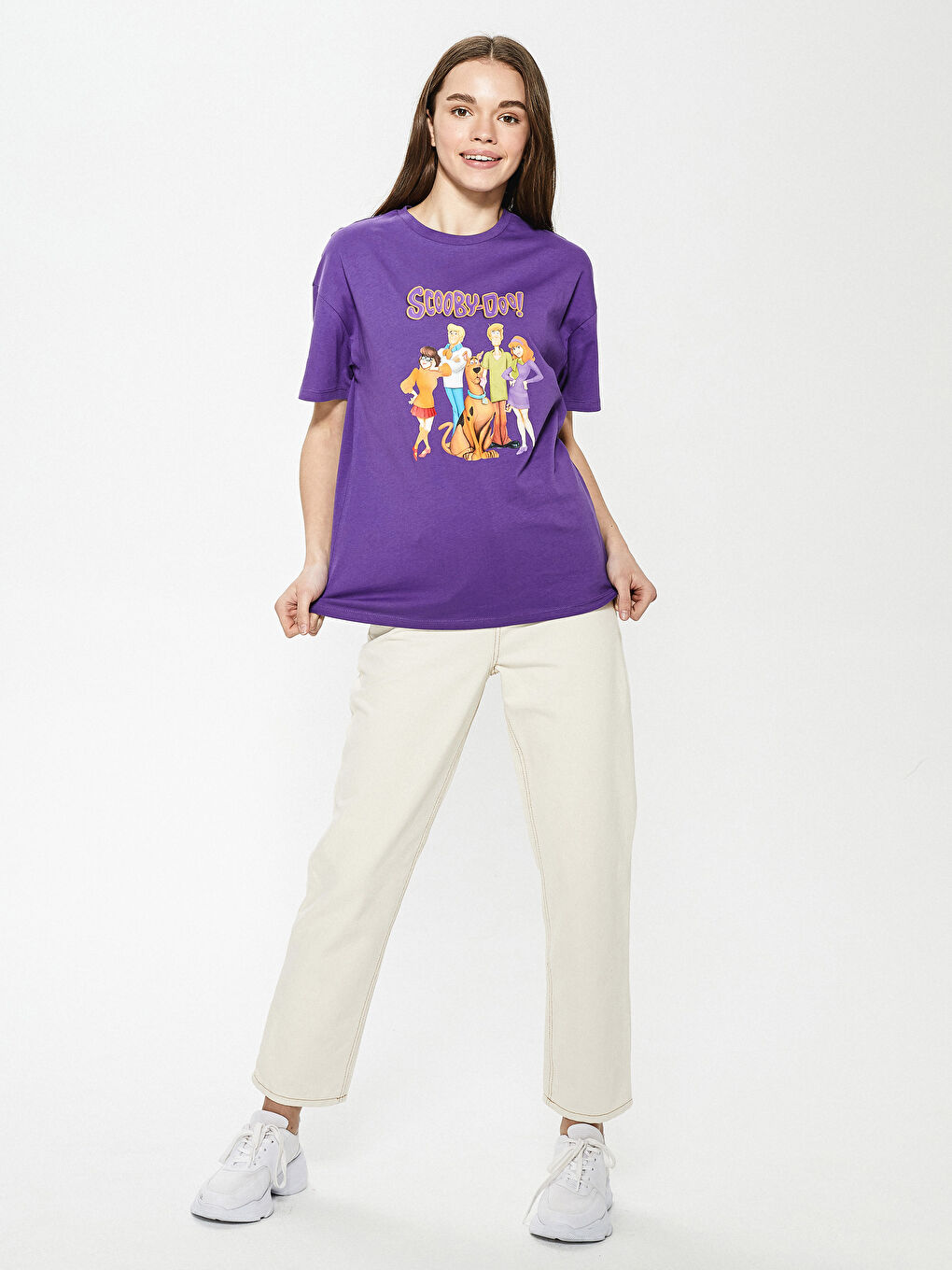 تيشيرت قطن كم قصير مطبوع سكوبيدو ياقة دائرية للسيدات-3