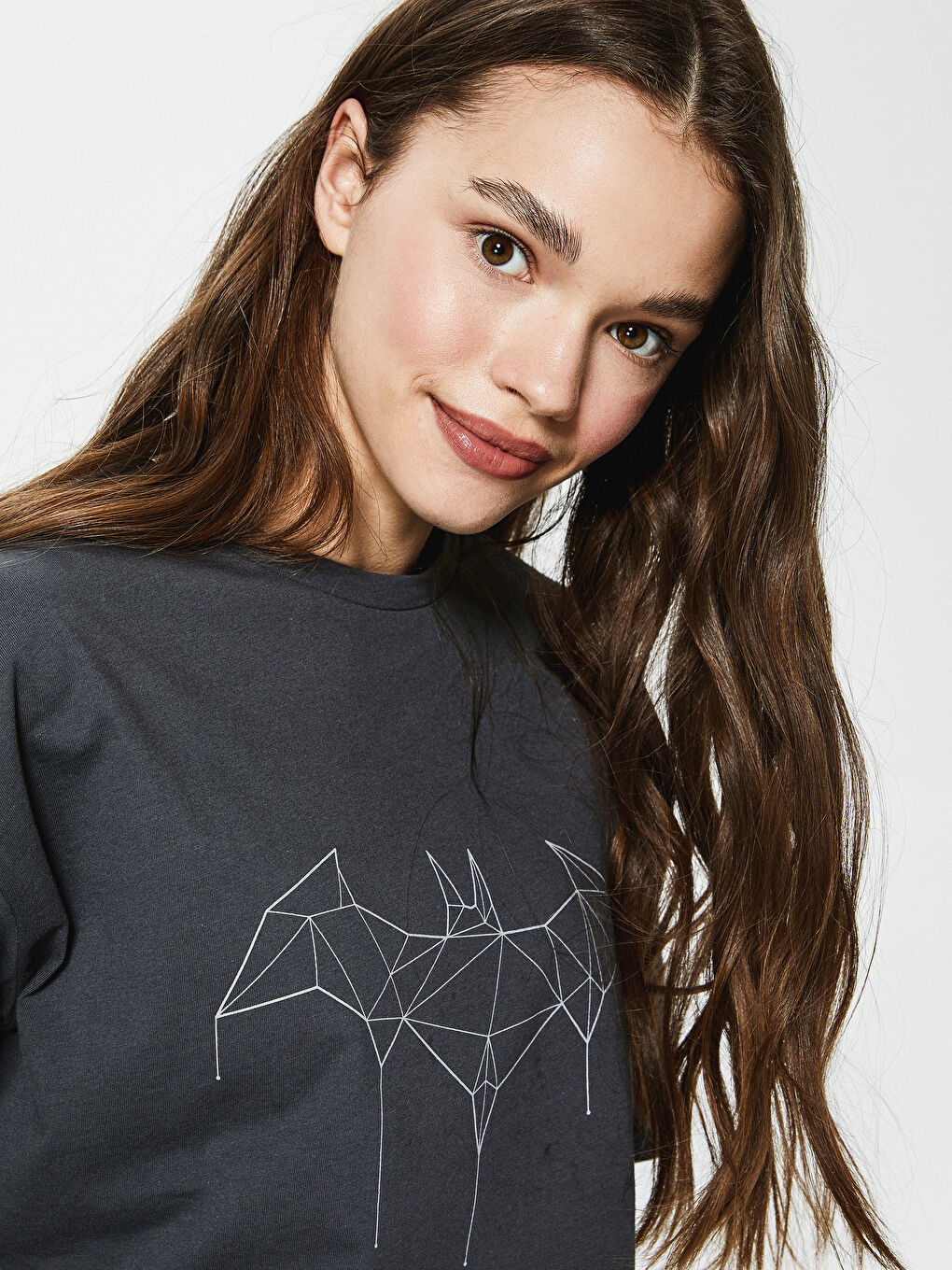 قميص نساء كول مدور باتمان مطبوع كم قصير قطن-2