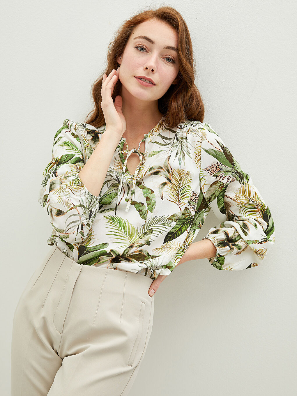 Yeşil Bağlamalı Yaka Baskılı Uzun Kollu Viskon Kadın Bluz