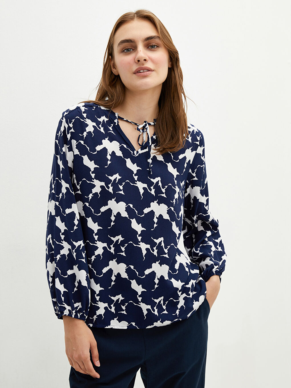 売れ筋商品|||ランズエンド カットソー トップス レディース Women's Elbow Sleeve Lightweight Jersey Side Tie Blouse Sapphire gem flower patch Women's Elbow Sleeve Lightweight Jersey Side Tie Blouse