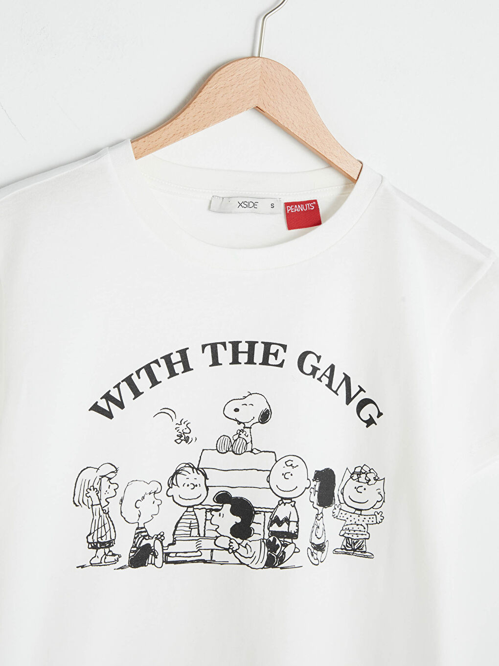 Ekru Bisiklet Yaka Snoopy Baskılı Kısa Kollu Pamuklu Kadın Tişört-11