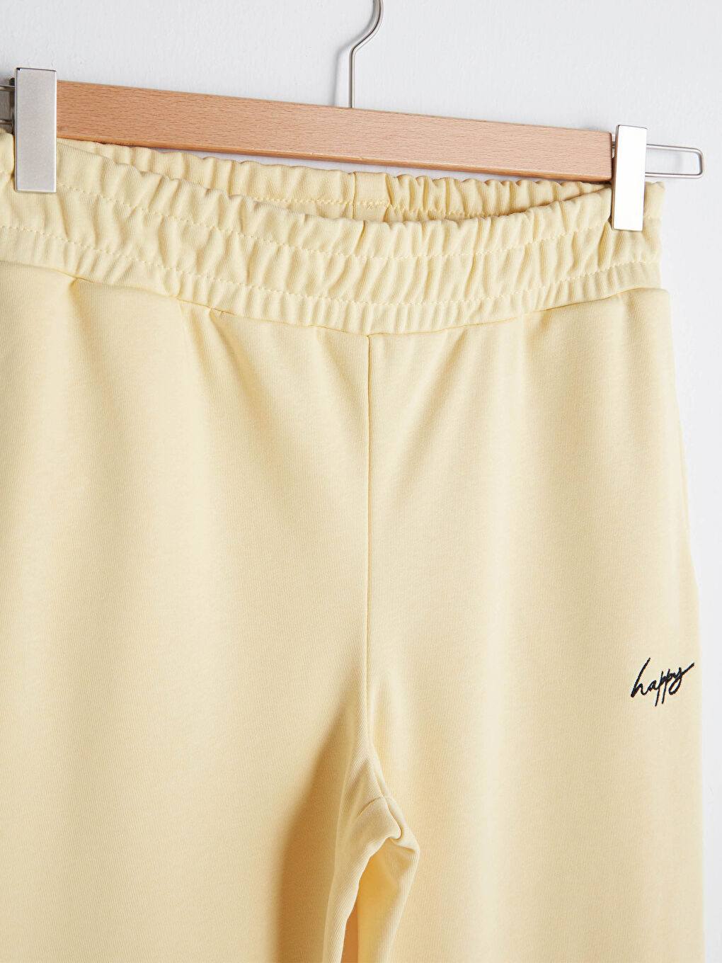 Женские спортивные штаны-джоггеры с удобной посадкой, вышивкой и резинкой на талии-6