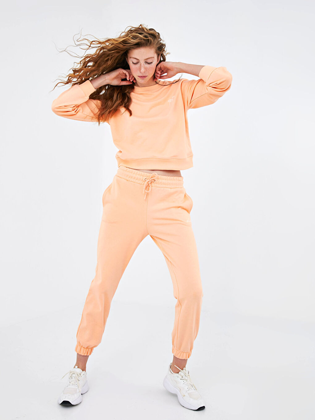 Mercan Bisiklet Yaka Nakışlı Uzun Kollu Kadın Sweatshirt-5