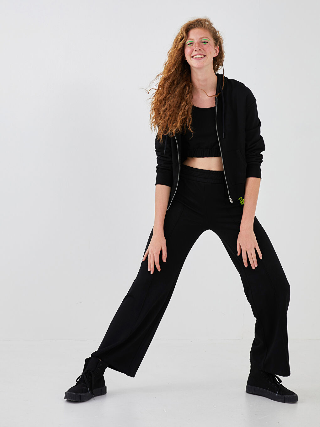 Siyah Kapüşon Yaka Düz Uzun Kollu Kadın Hırka-4