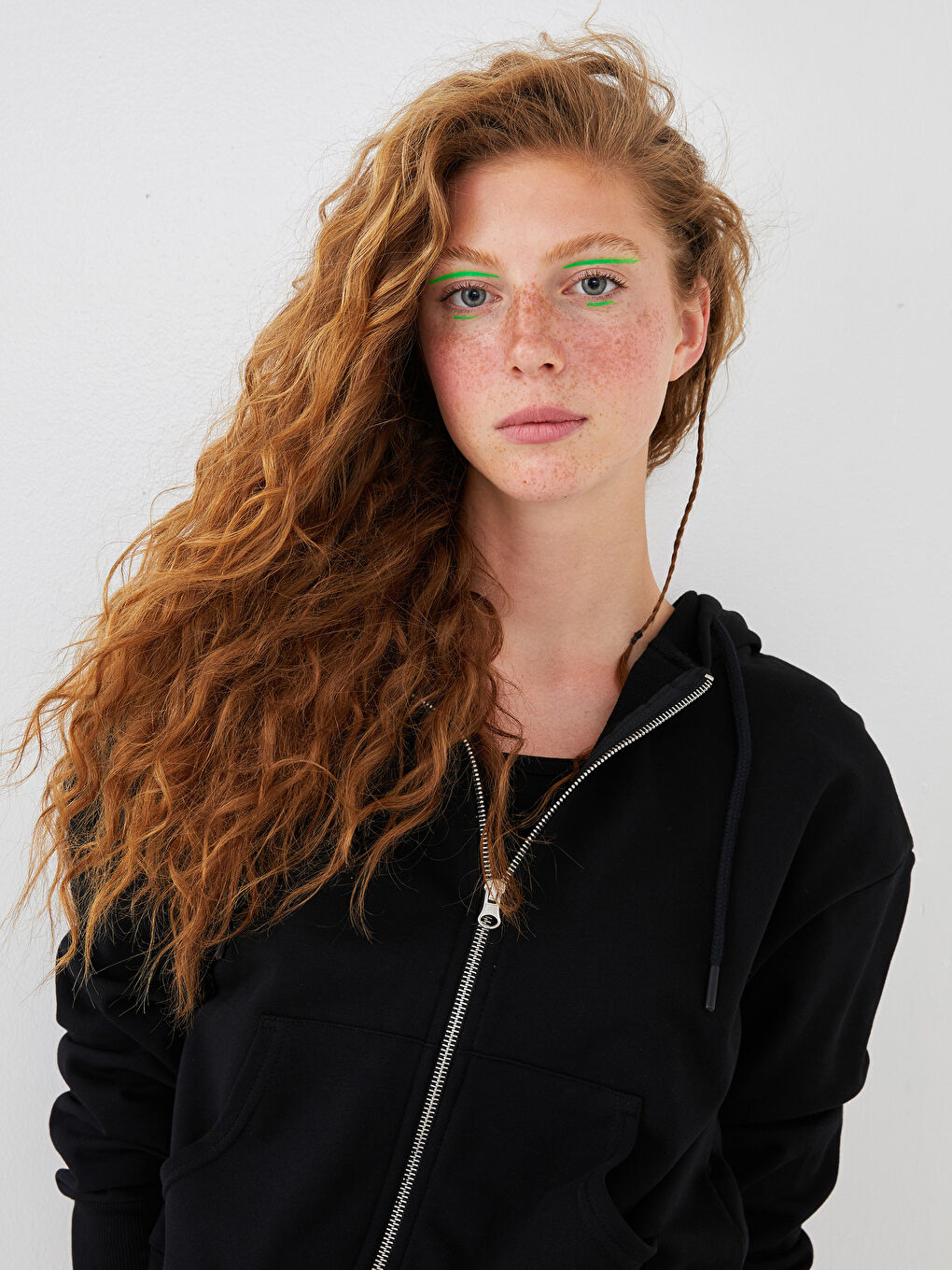 Siyah Kapüşon Yaka Düz Uzun Kollu Kadın Hırka-5