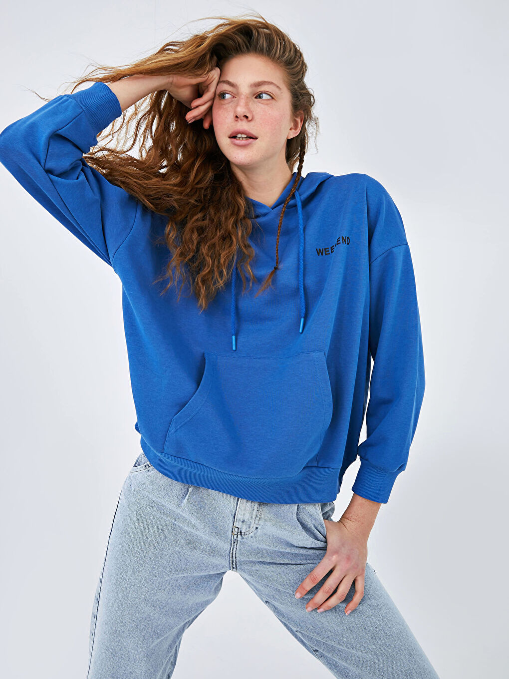 Mavi Kapüşon Yaka Baskılı Uzun Kollu Kadın Sweatshirt-1