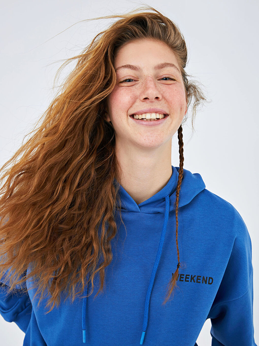 Mavi Kapüşon Yaka Baskılı Uzun Kollu Kadın Sweatshirt-2