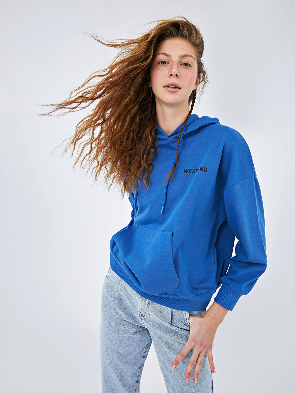 Mavi Kapüşon Yaka Baskılı Uzun Kollu Kadın Sweatshirt-6