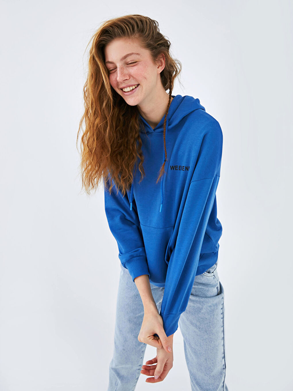 Mavi Kapüşon Yaka Baskılı Uzun Kollu Kadın Sweatshirt