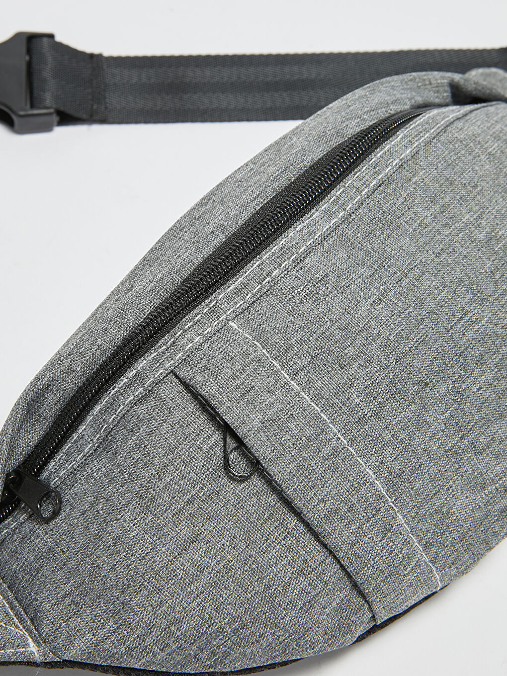 Gri Etiket Detaylı Erkek Bel Çantası-4