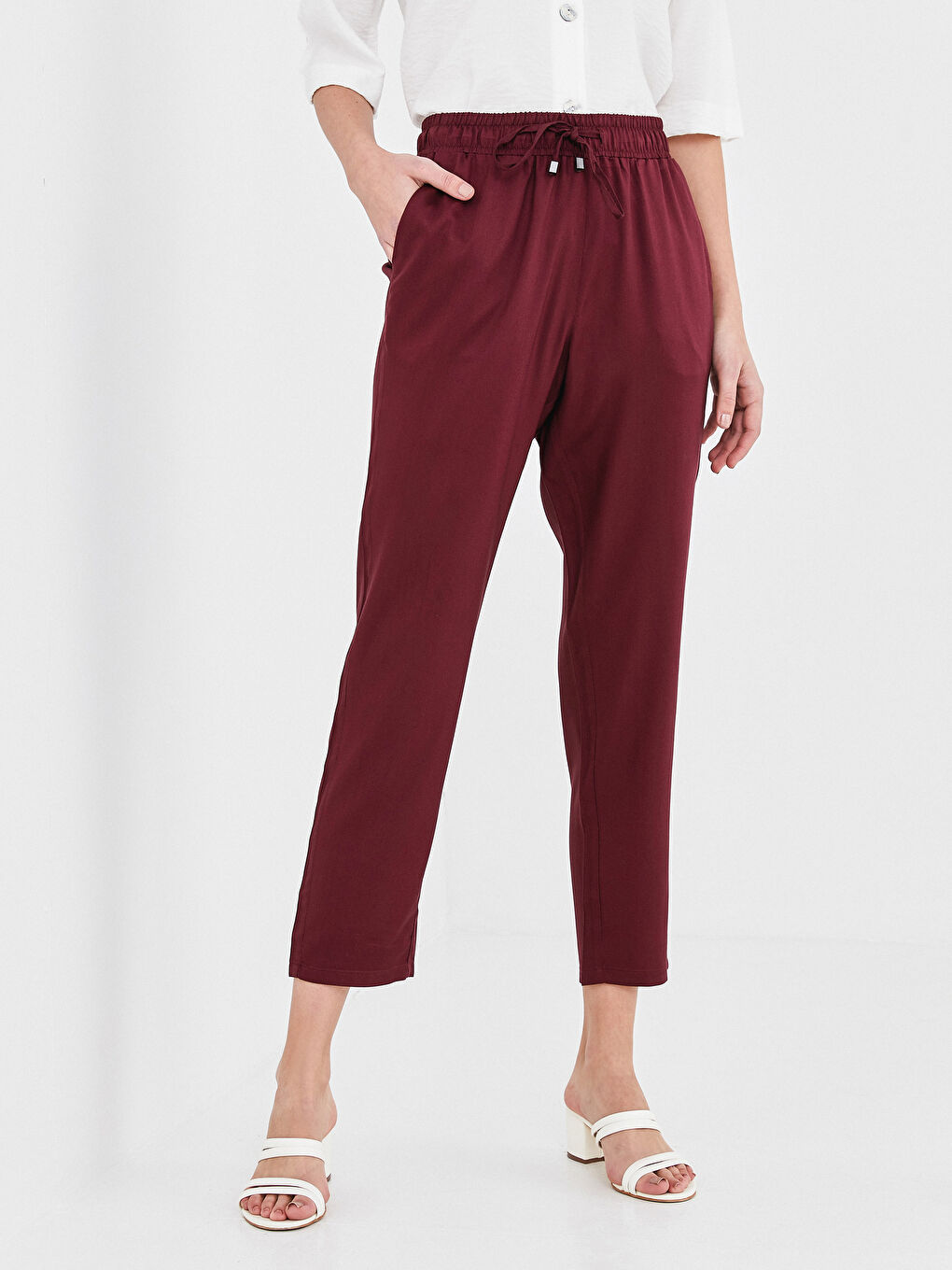 LCWAIKIKI Basic Elastic Waist Wide Fit Pocket Detailed Viscose Women's Trousers -S1DS32Z8-HMB