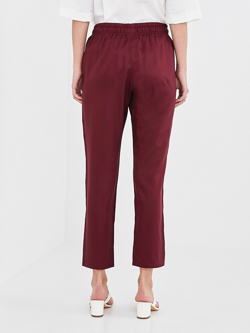 LCWAIKIKI Basic Elastic Waist Wide Fit Pocket Detailed Viscose Women's Trousers -S1DS32Z8-HMB