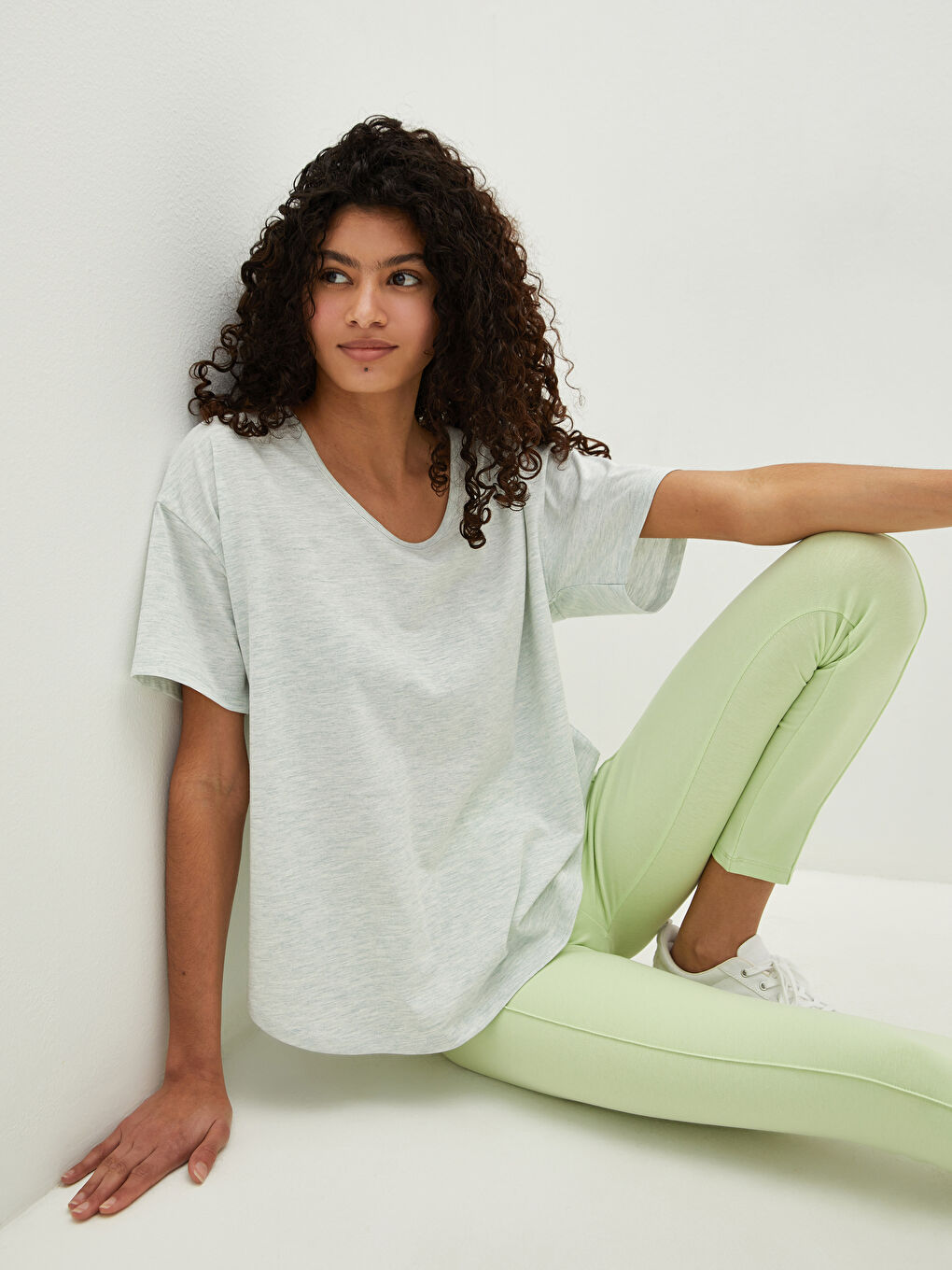 Yeşil U Yaka Düz Kısa Kollu Kadın Tişört-4